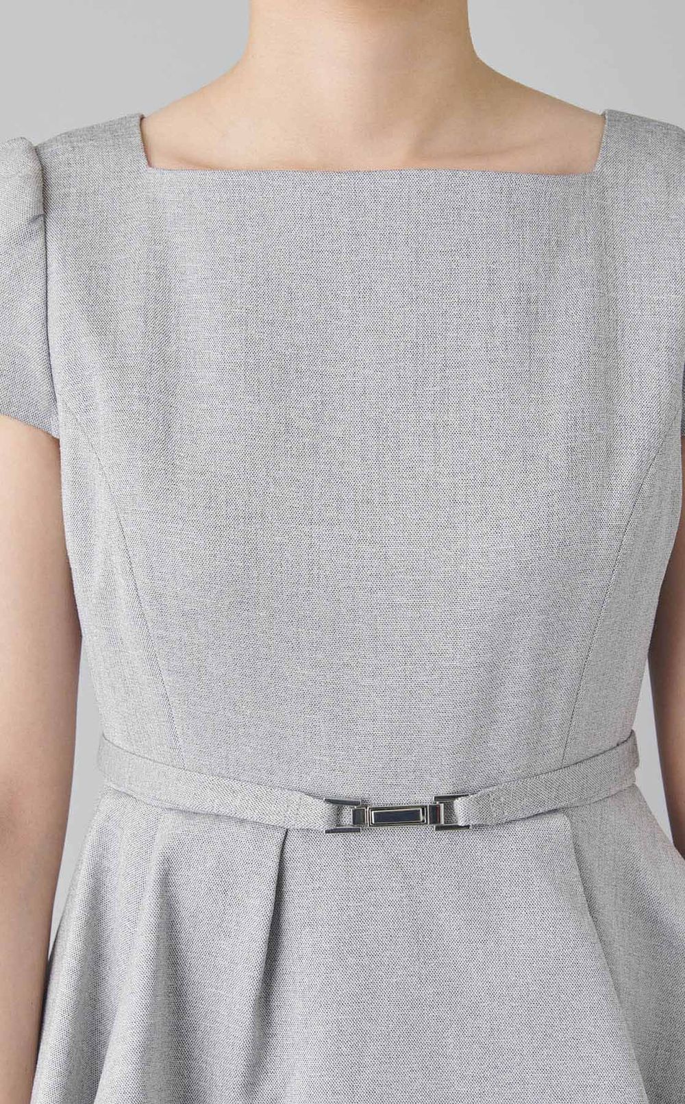 ベルト付きペプラムタイトワンピース