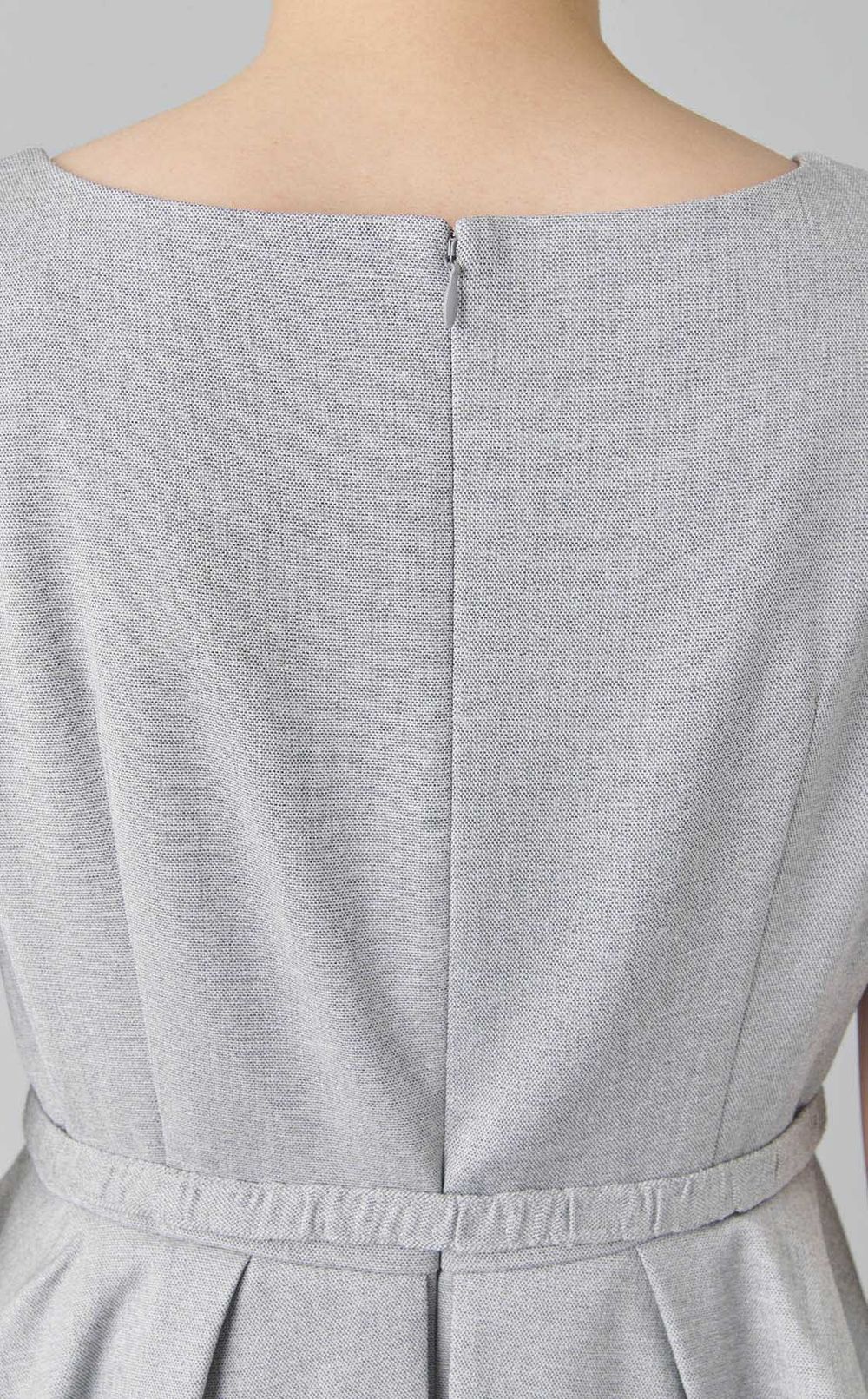 ベルト付きペプラムタイトワンピース