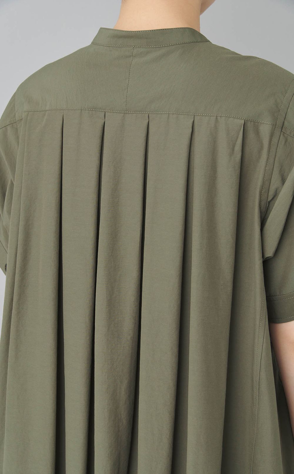 バックタックフラップワンピース