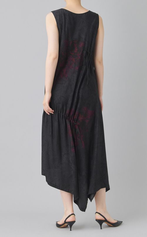 フラワープリントシャーリングワンピース