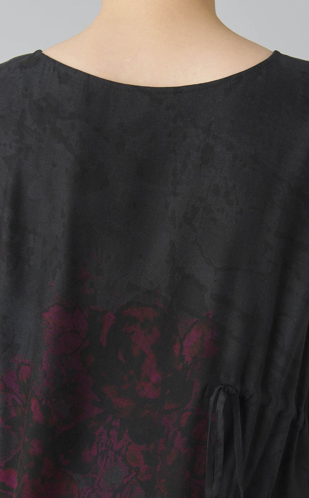 フラワープリントシャーリングワンピース