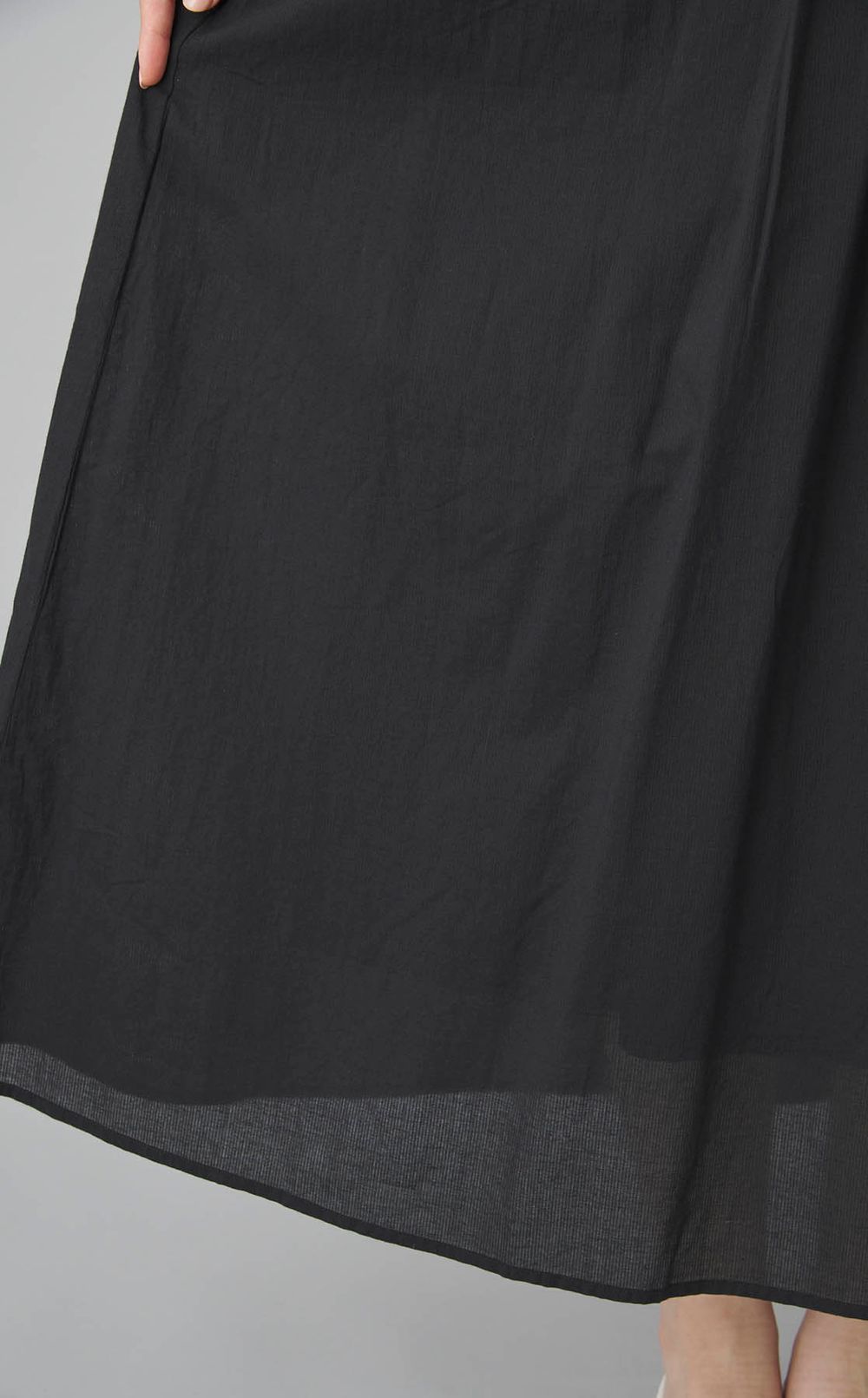 スモッキングノースリーブワンピース