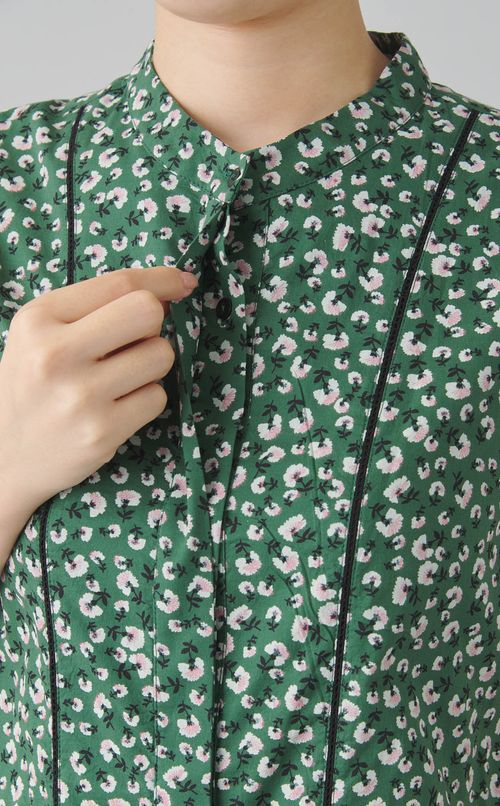 フラワープリントノースリーブワンピース