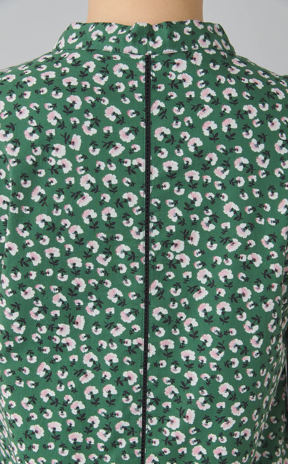 フラワープリントノースリーブワンピース