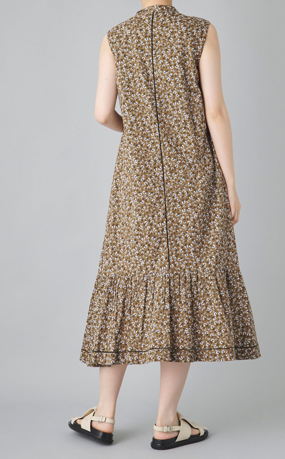 フラワープリントノースリーブワンピース