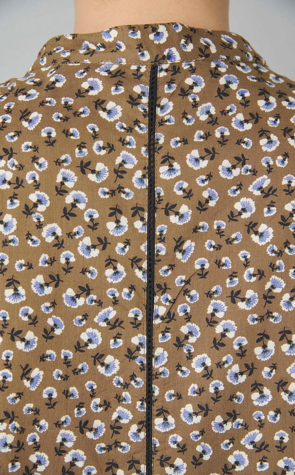 フラワープリントノースリーブワンピース