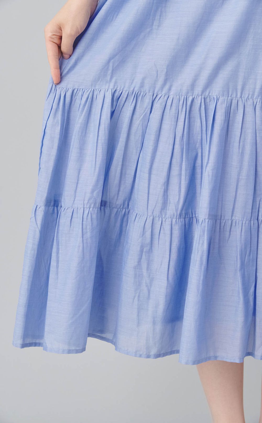 Vネックティアードシャンブレードレス