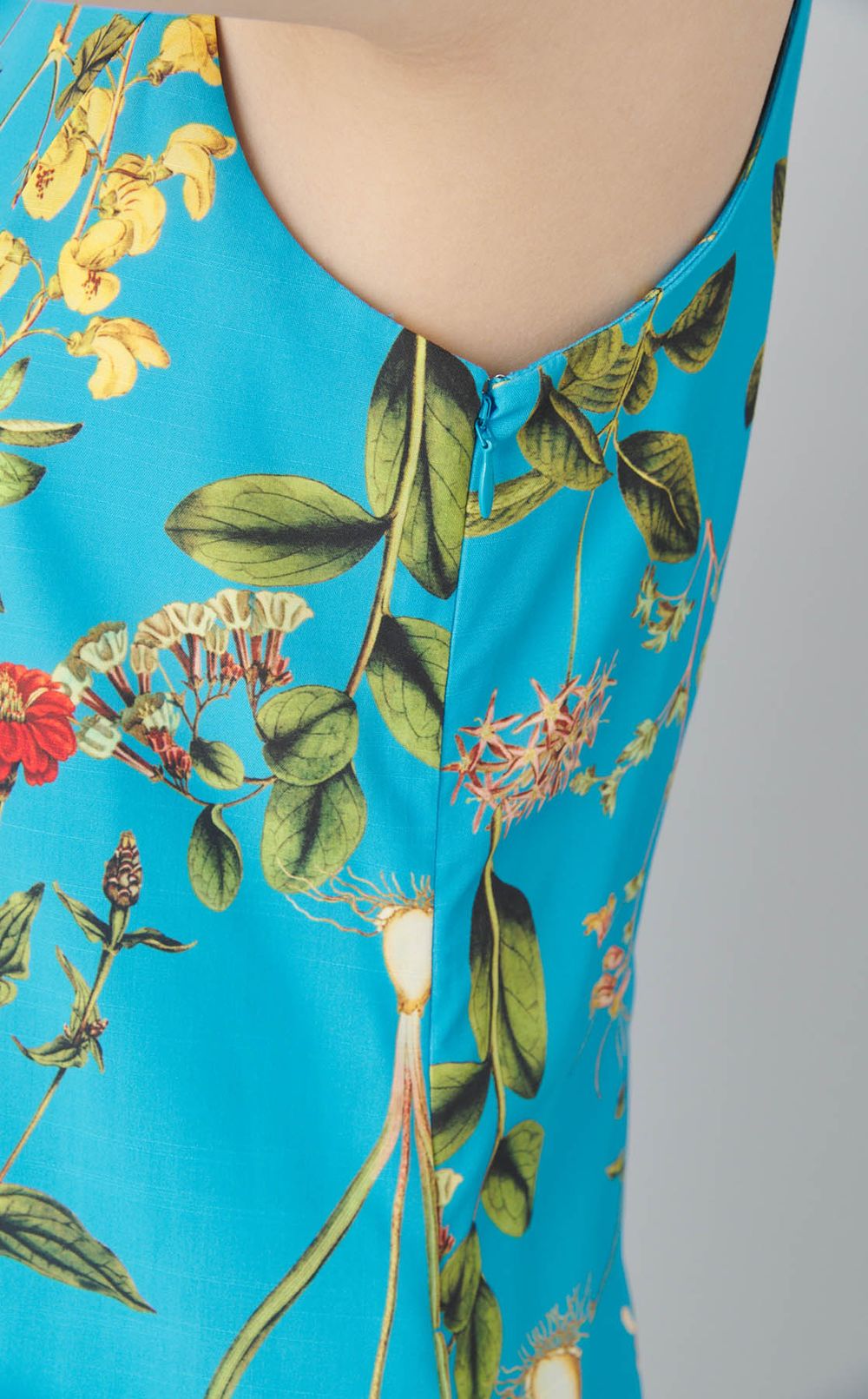 ボタニカルプリントフレアワンピース