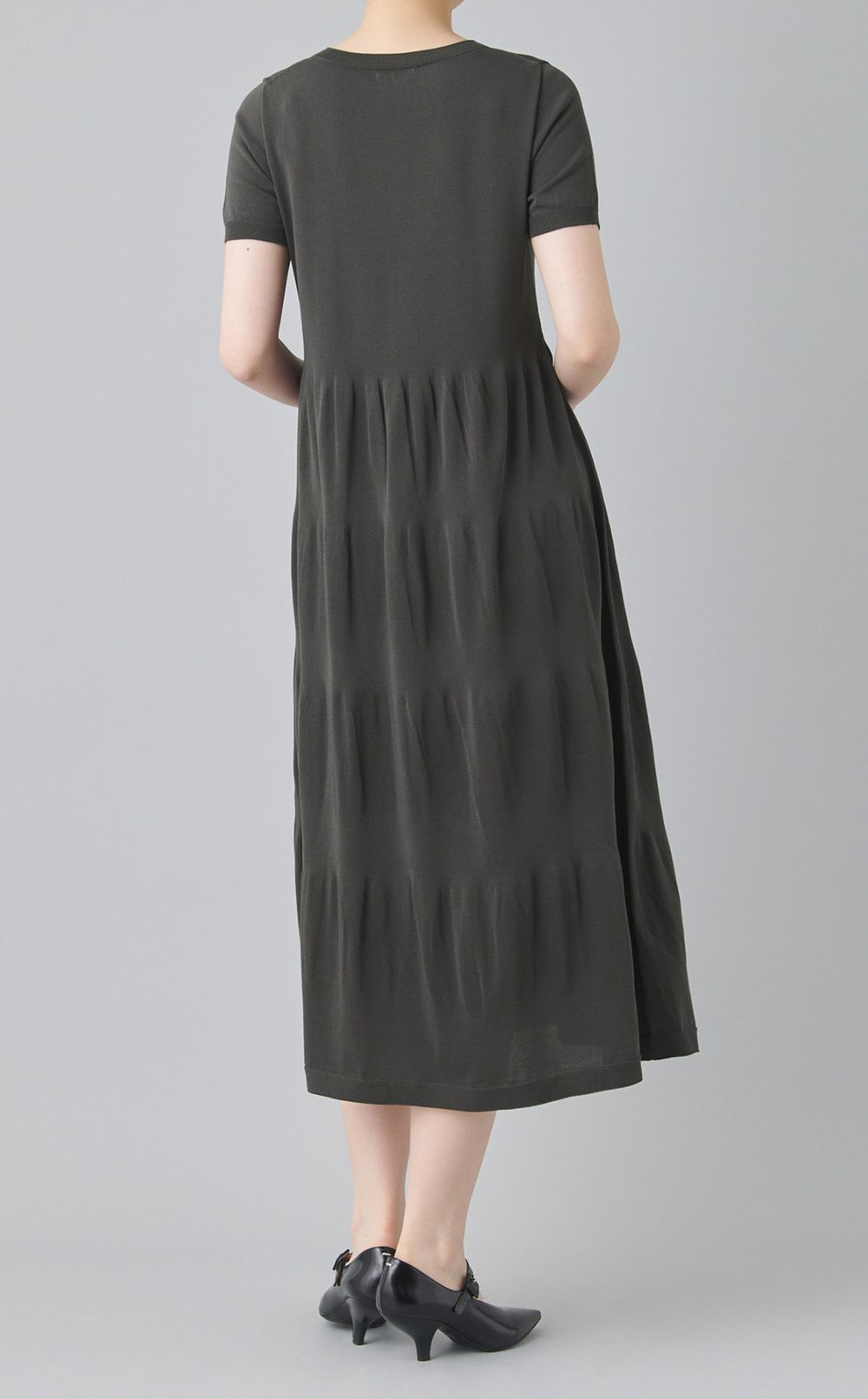 ハーフスリーブフレアワンピース