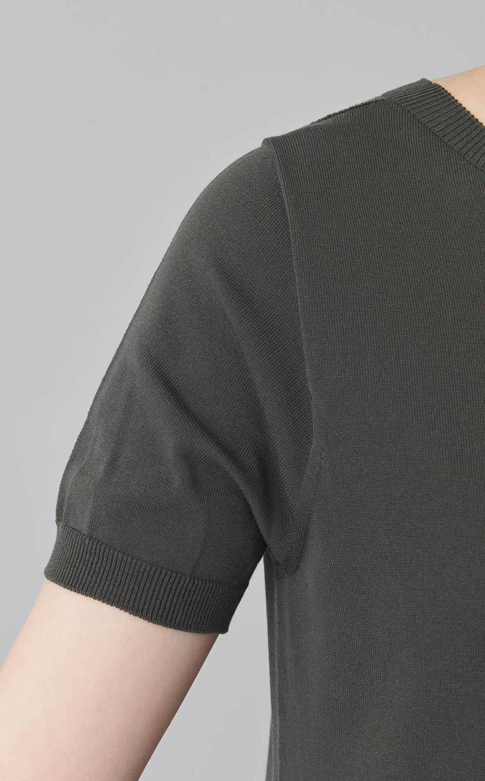 ハーフスリーブフレアワンピース