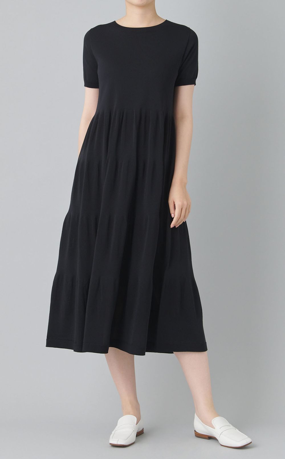 ハーフスリーブフレアワンピース
