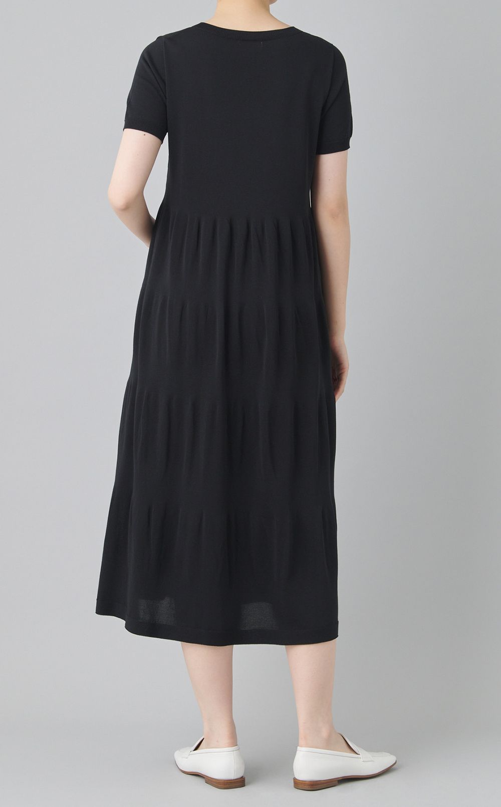 ハーフスリーブフレアワンピース