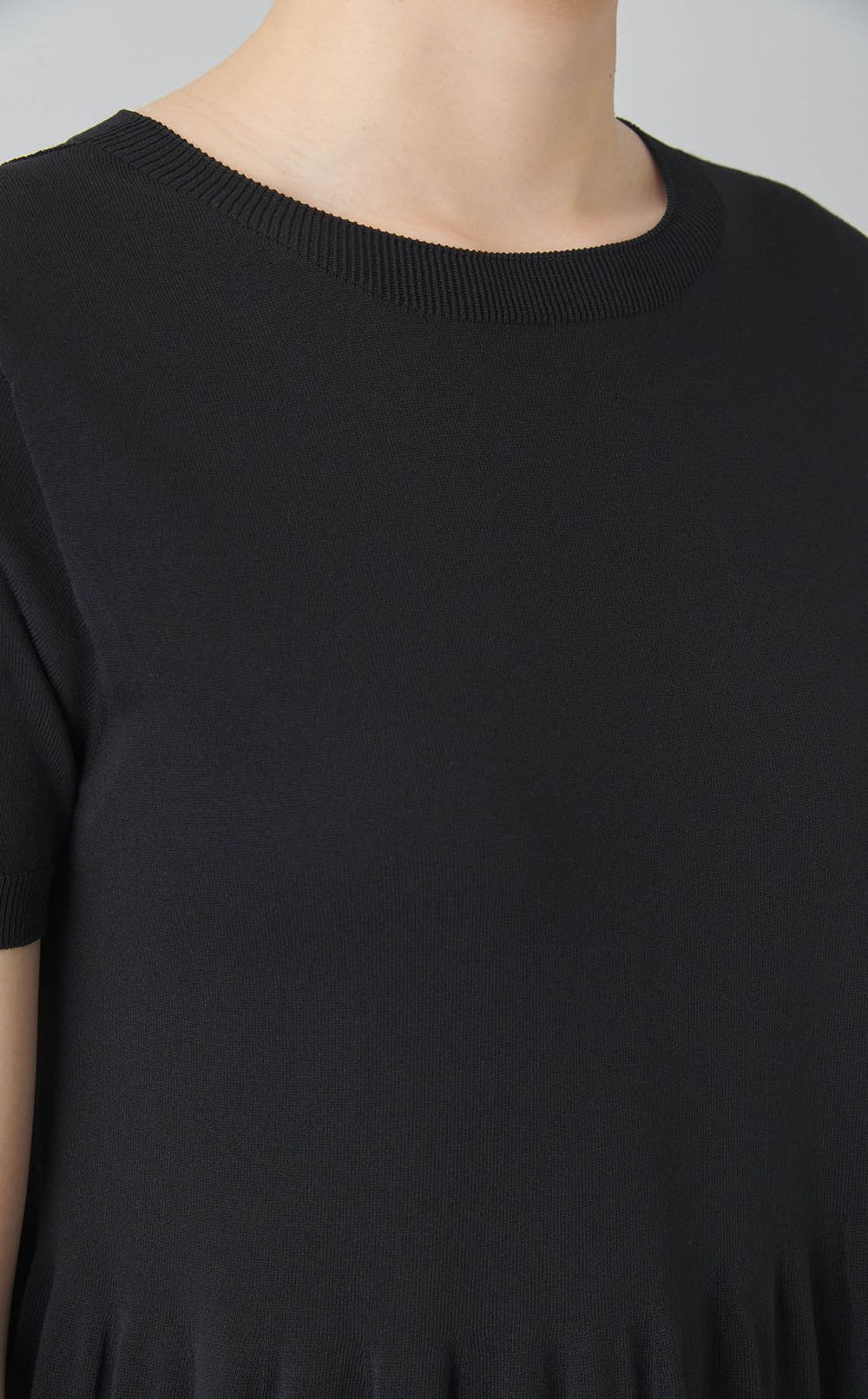 ハーフスリーブフレアワンピース