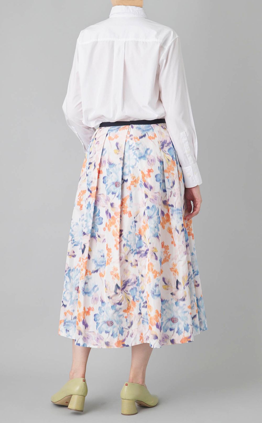 フラワープリントタックスカート