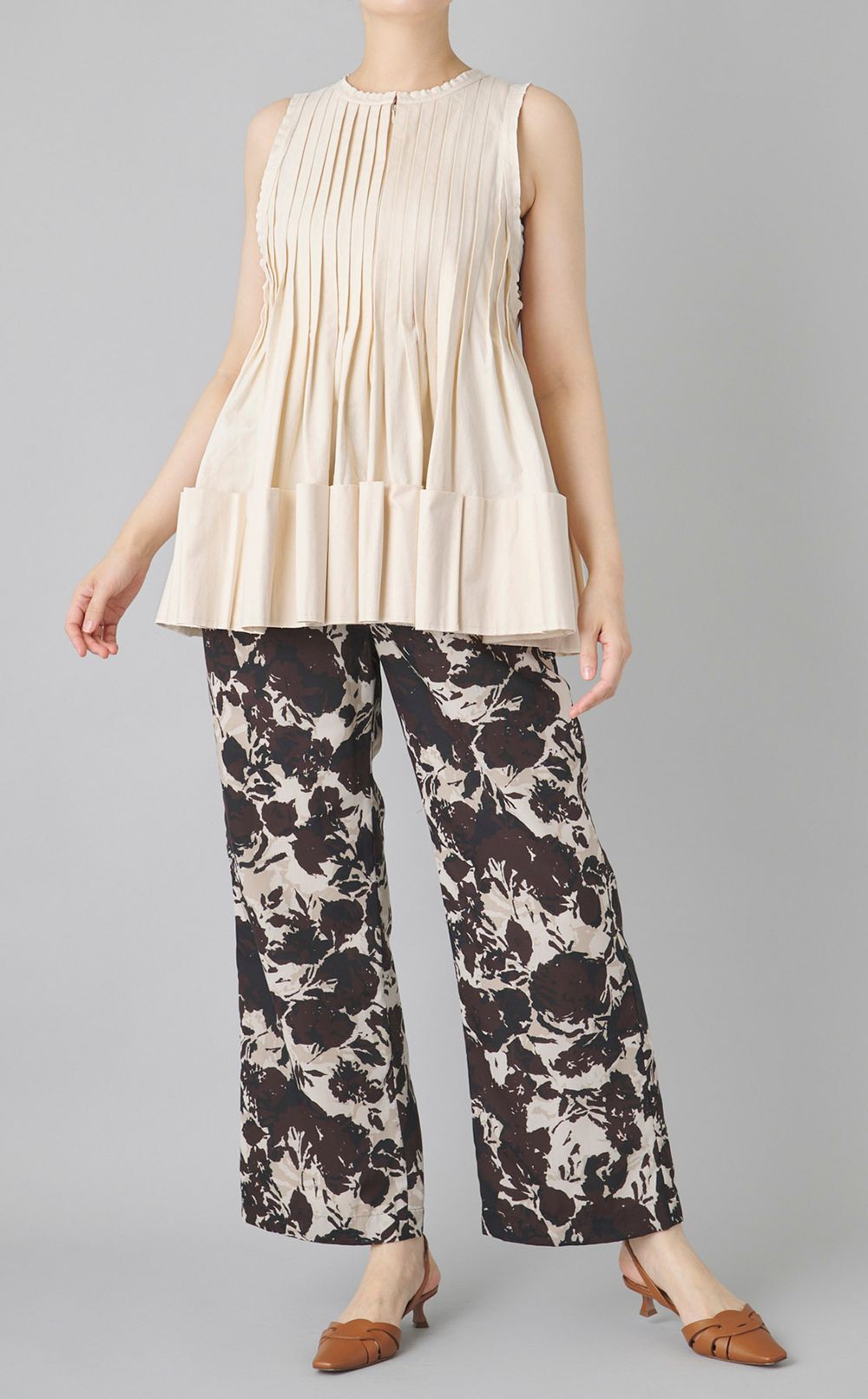 タックフレアペプラムブラウス