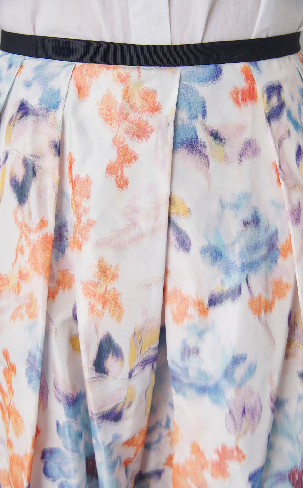 フラワープリントタックスカート