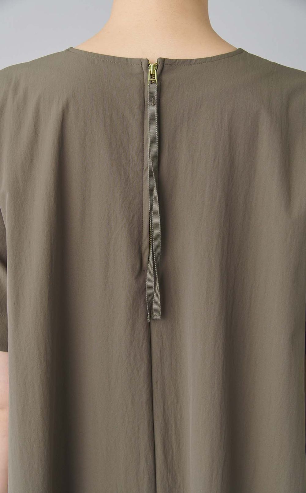 クルーネックテントラインワンピース