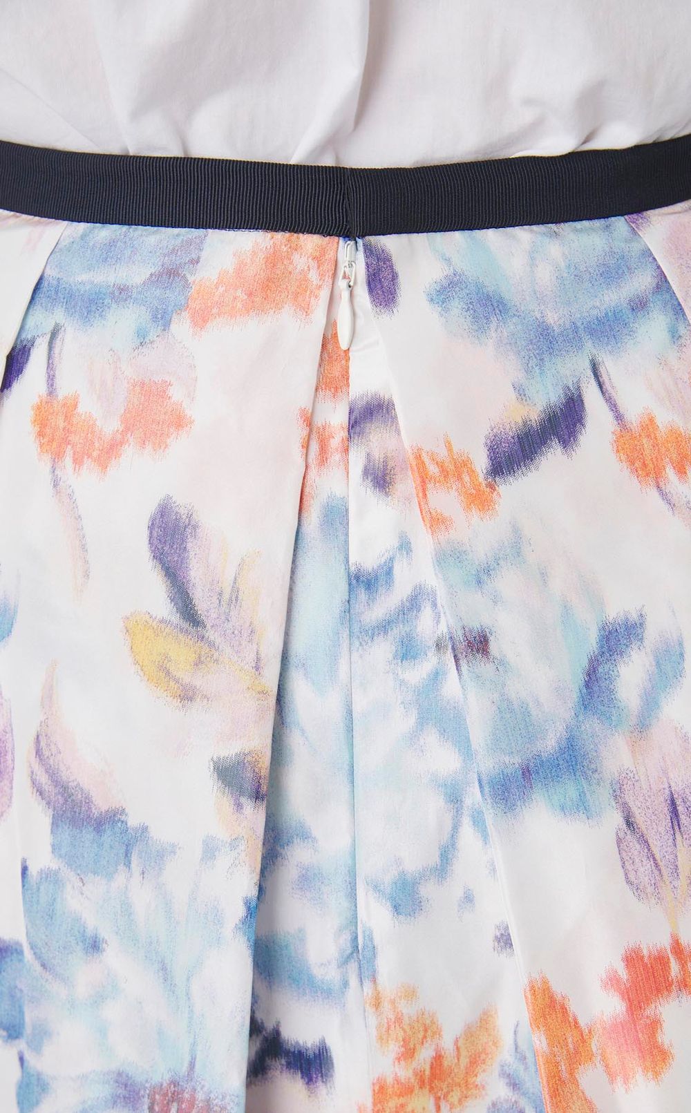 フラワープリントタックスカート