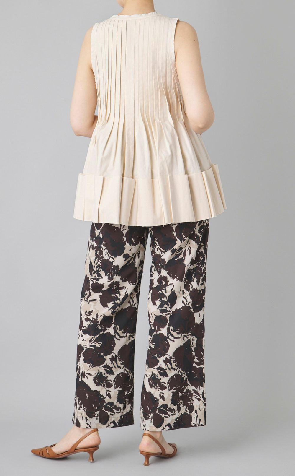 タックフレアペプラムブラウス