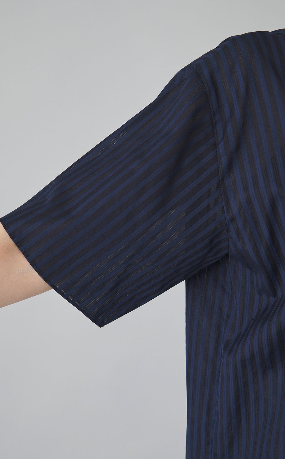 シアーストライプブラウス