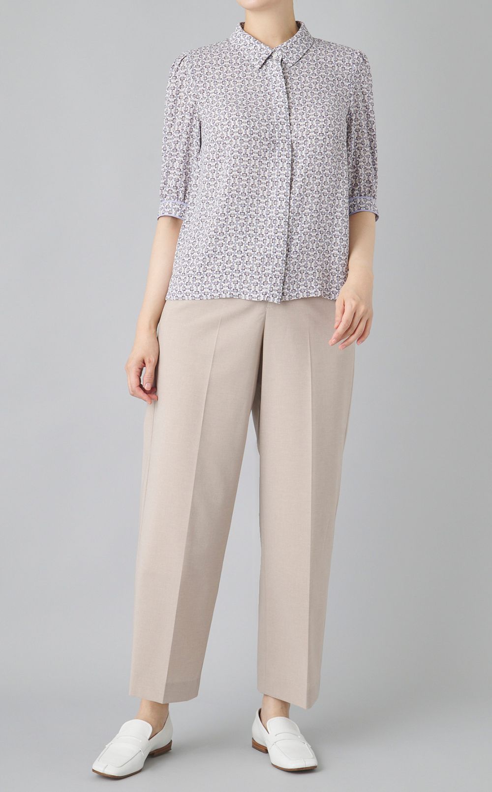 チェーンプリントハーフスリーブブラウス