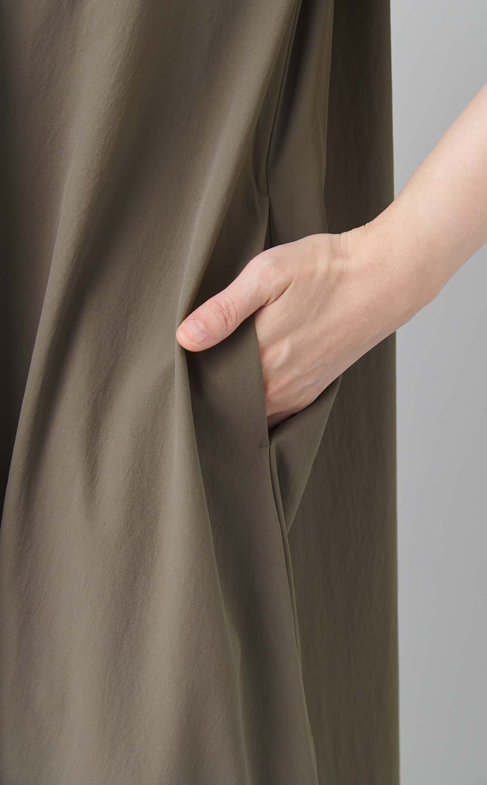 クルーネックテントラインワンピース