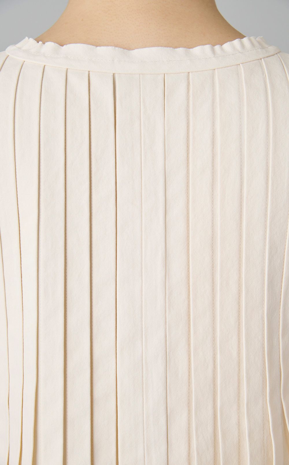 タックフレアペプラムブラウス