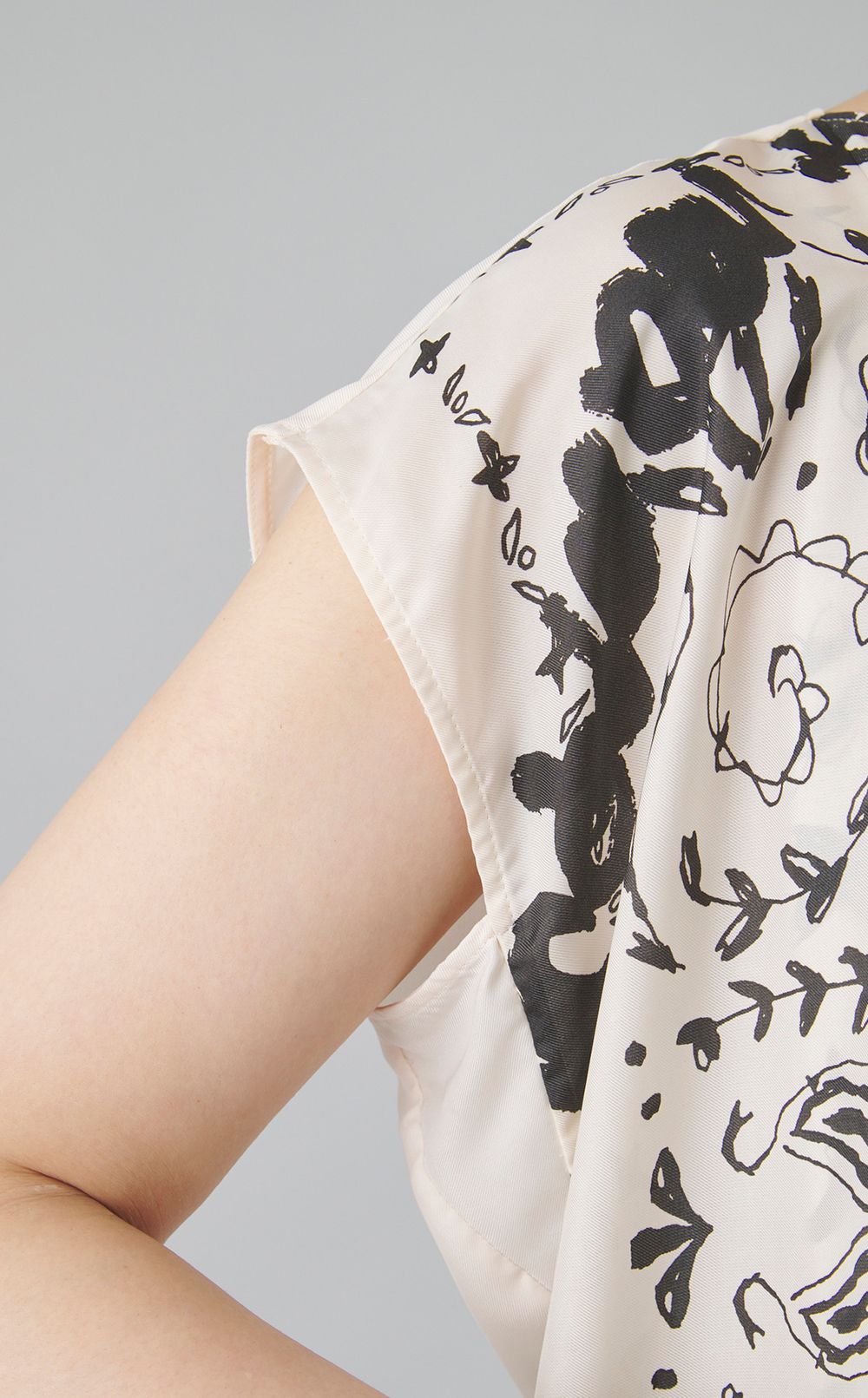 マニプリスカーフブラウス