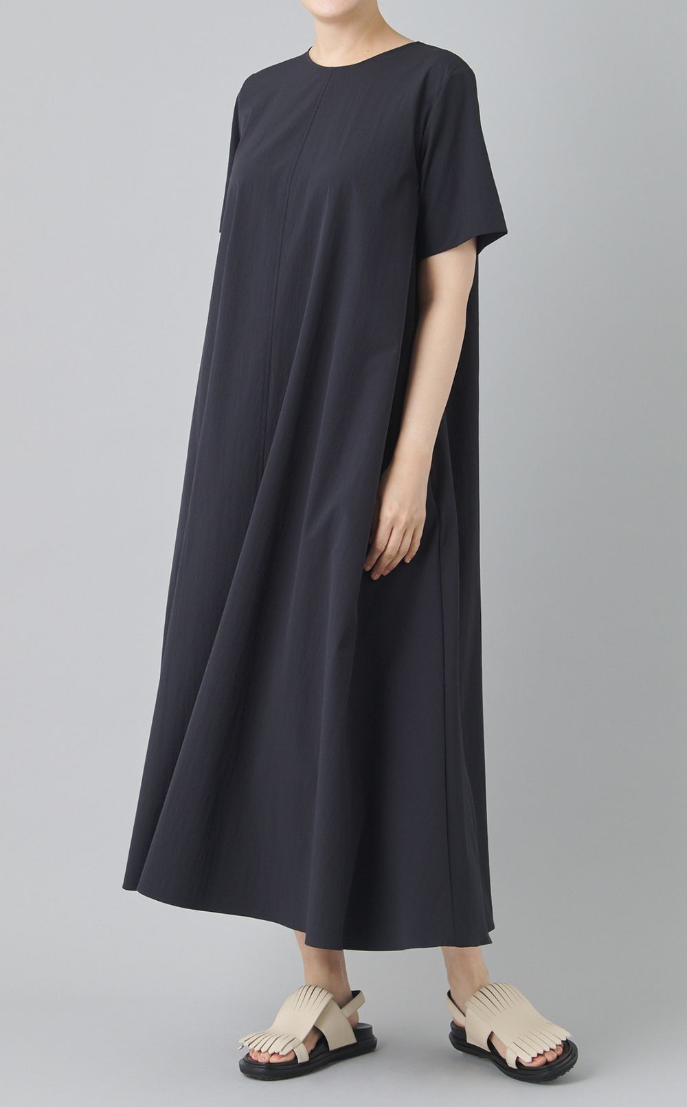 クルーネックテントラインワンピース