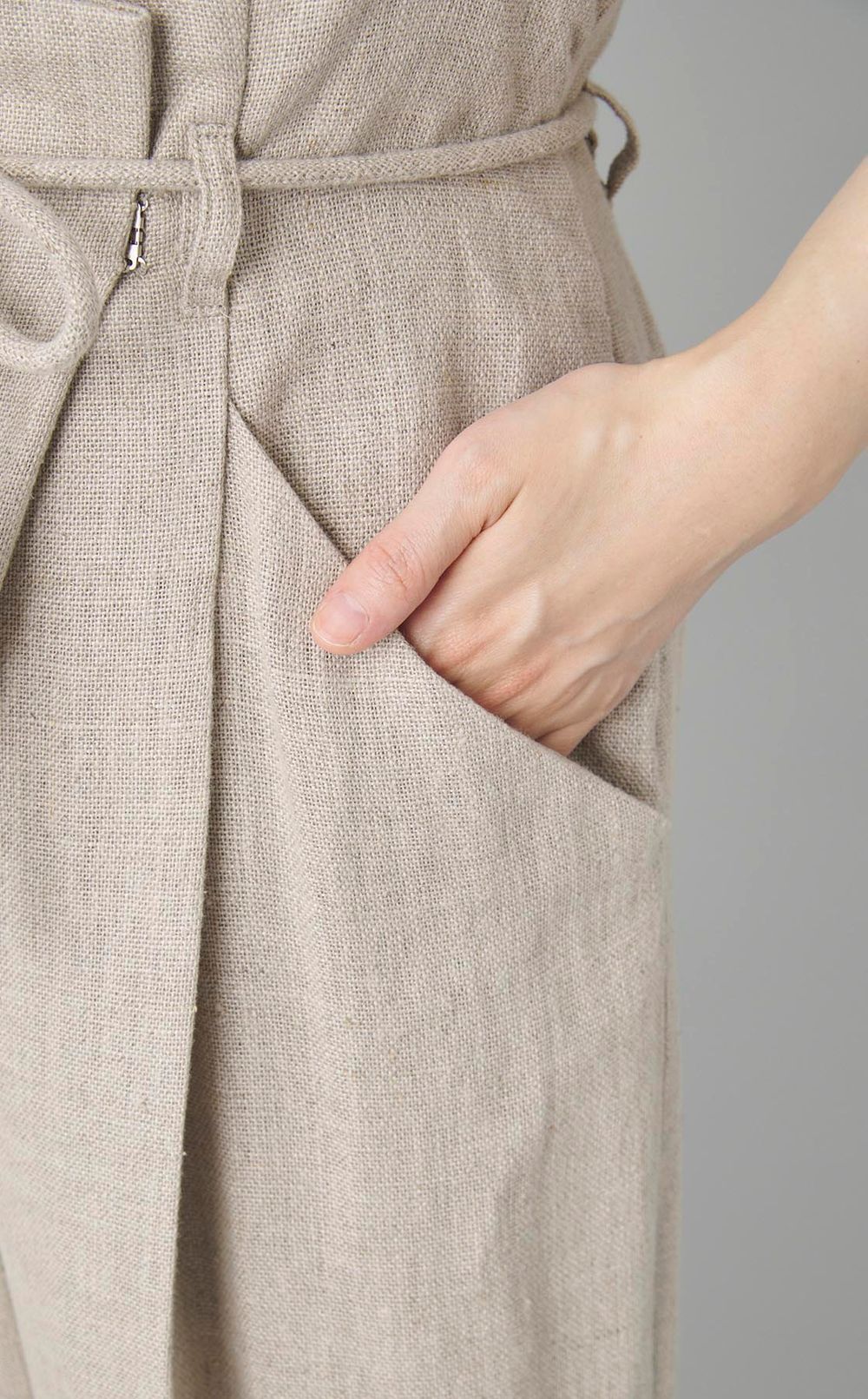 ハイウエストラップパンツ