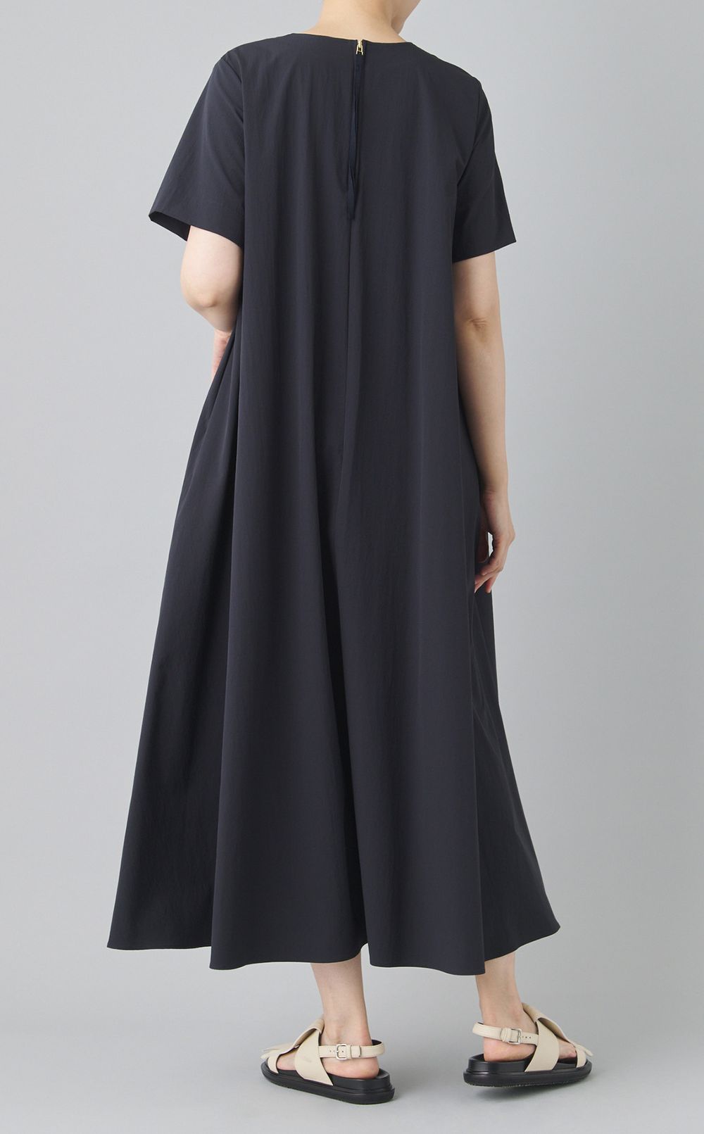 クルーネックテントラインワンピース