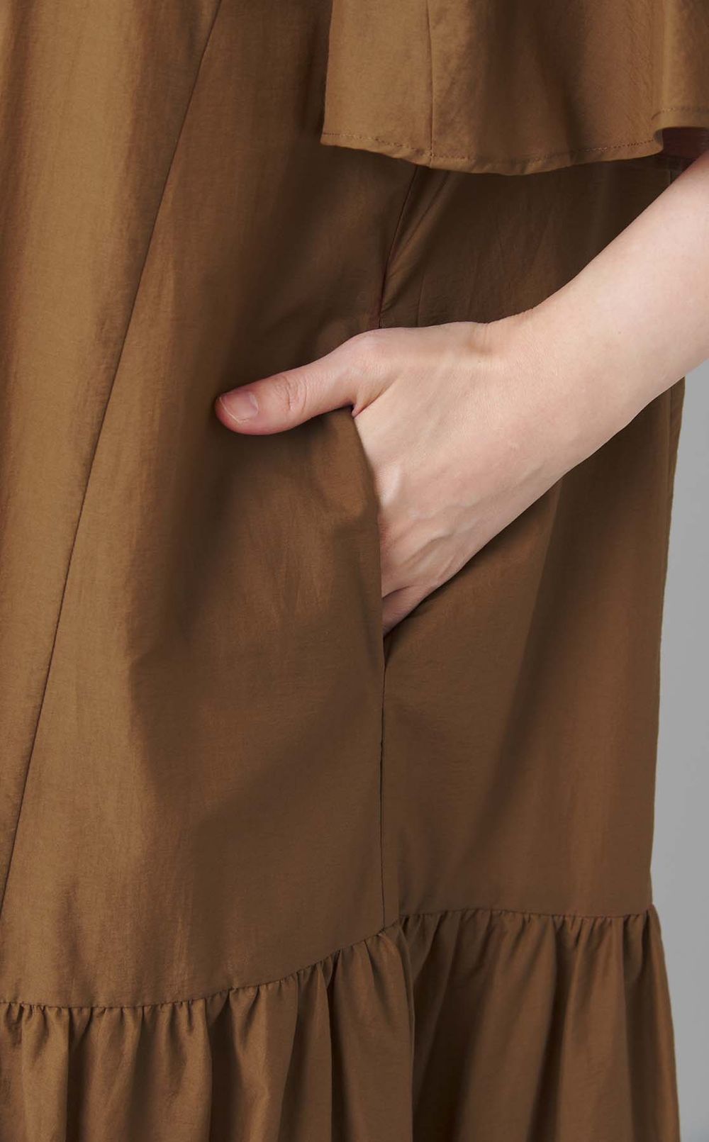 コットンタフタギャザーフレアワンピース