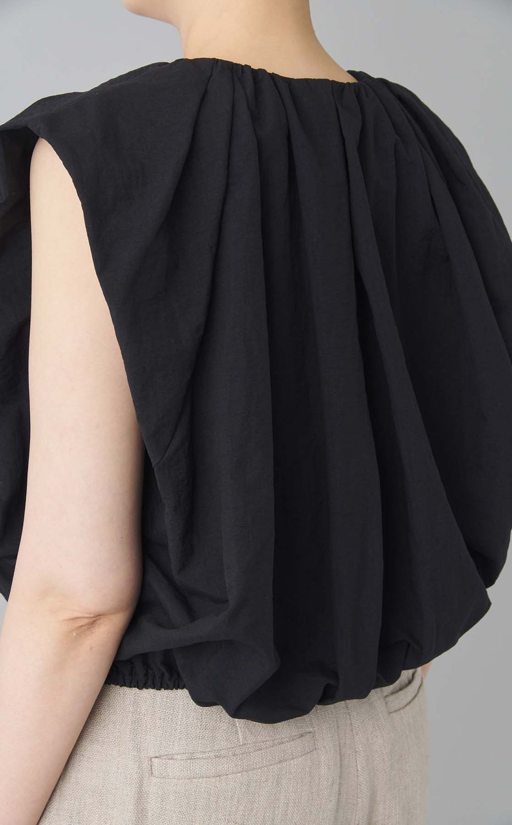 タックバルーンプルオーバー