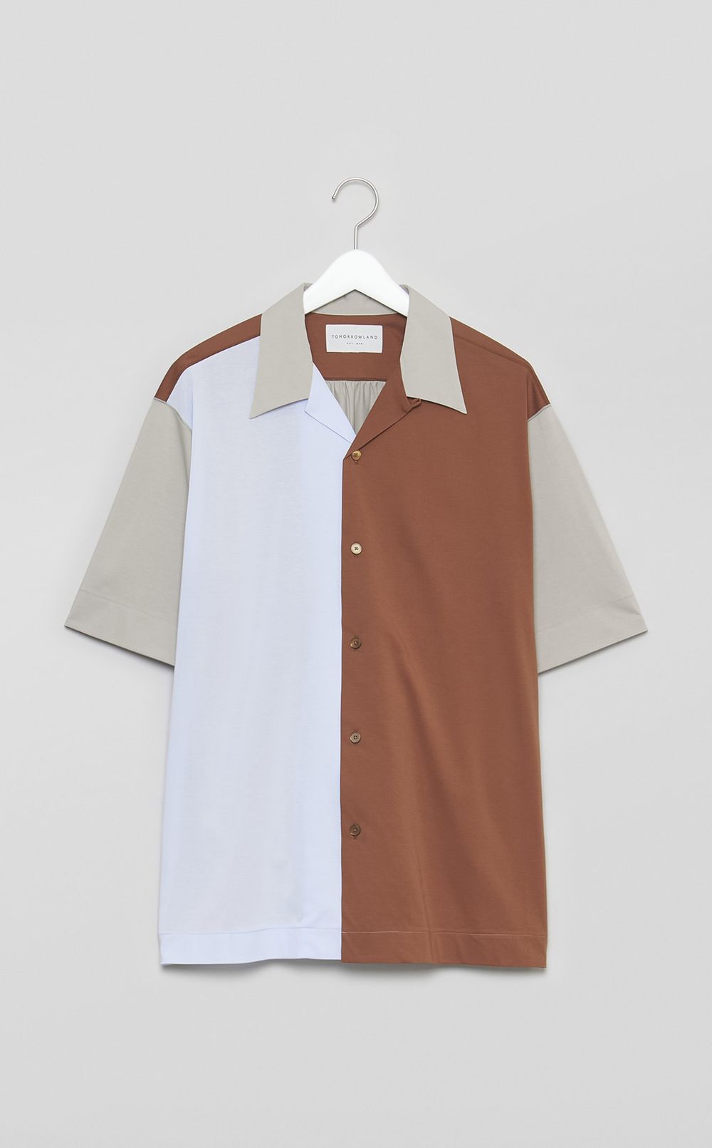 レギュラーカラーショートスリーブシャツ