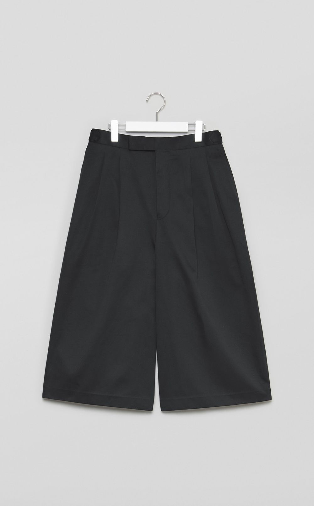 2タッククロップドトラウザー