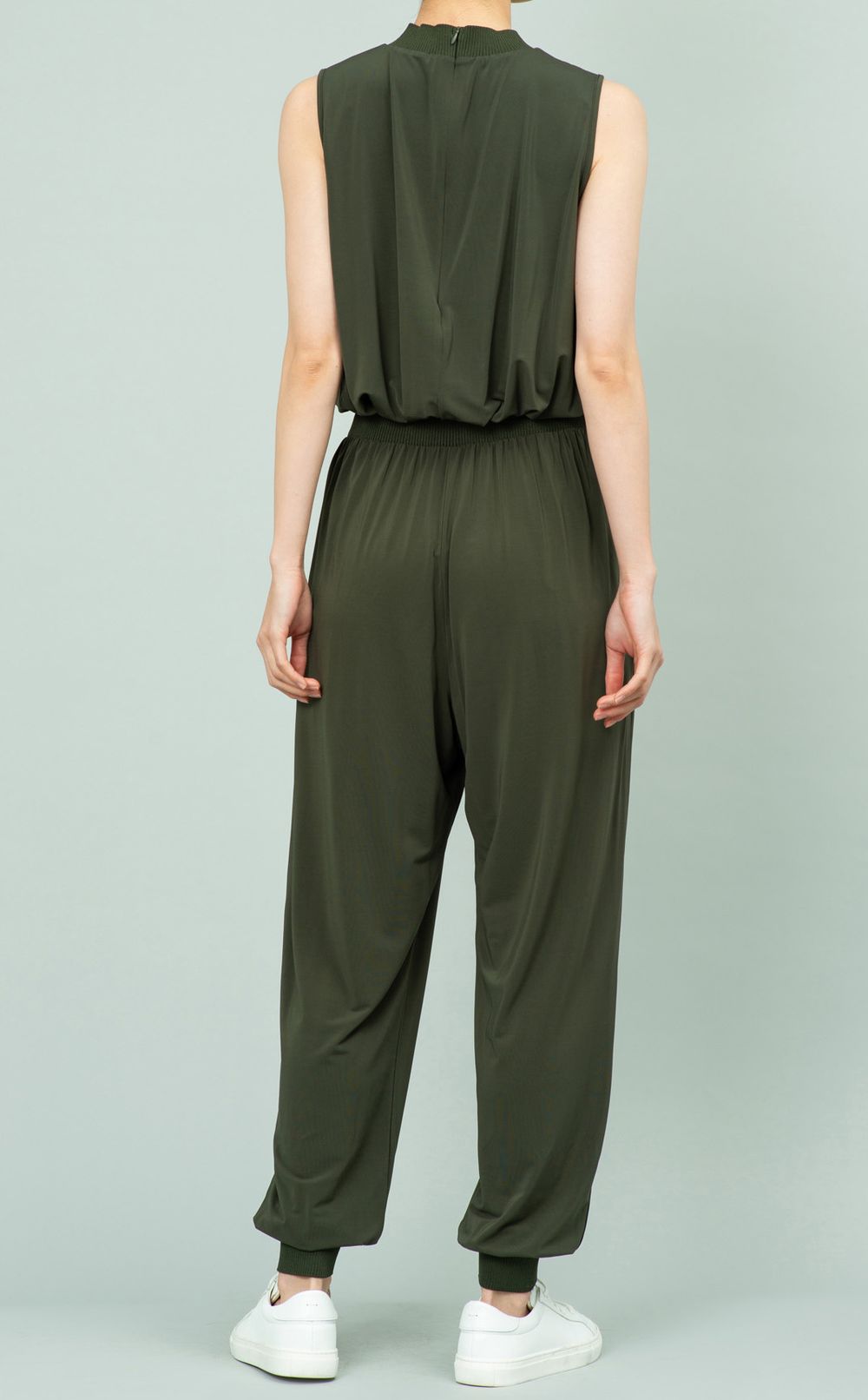 ストレッチジャンプスーツ