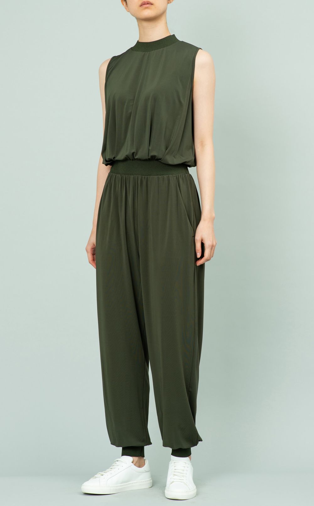 ストレッチジャンプスーツ