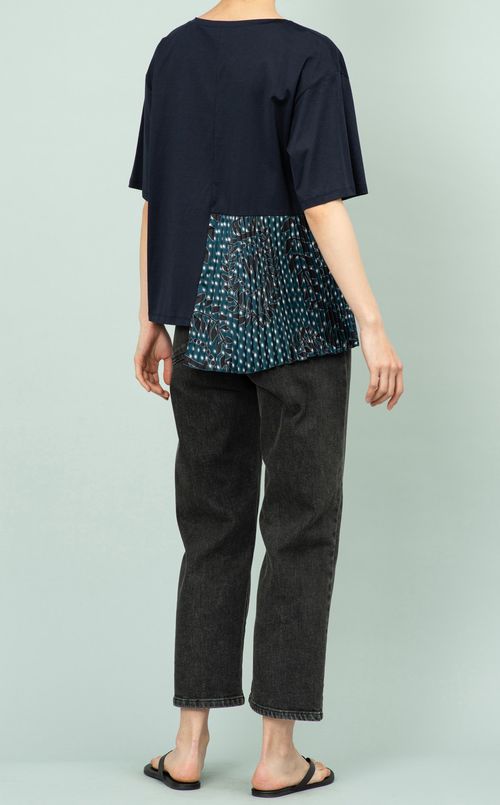 裾プリーツプリントTブラウス