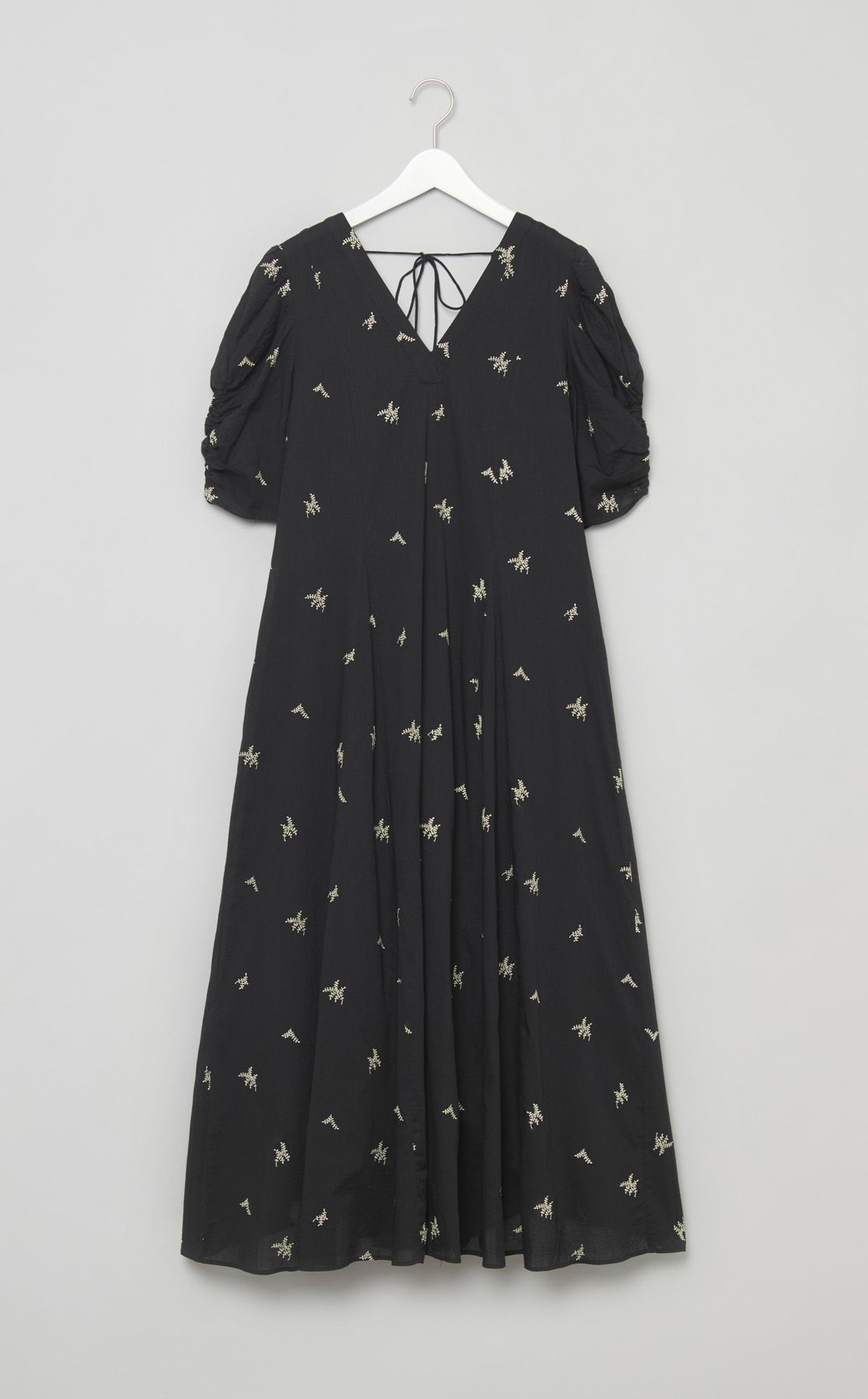 ne Quittez pas｜エンブロイダリーVネックワンピース