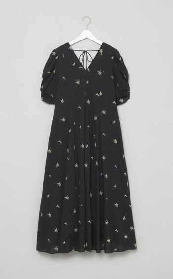 エンブロイダリーVネックワンピース