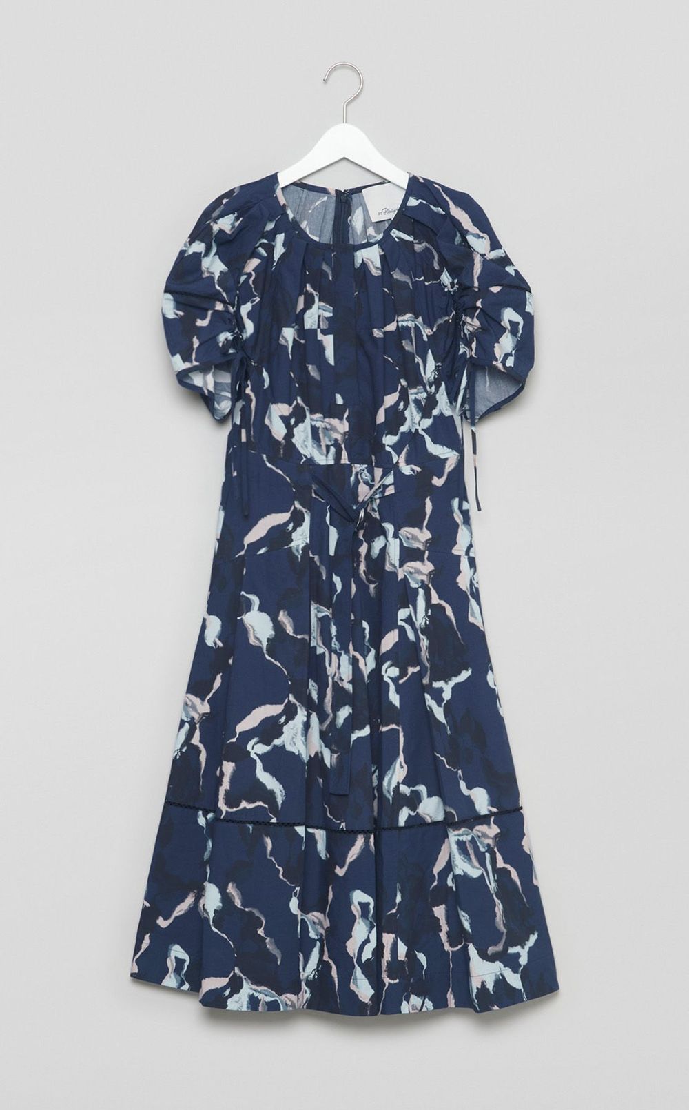 プリントシャーリングスリーブドレス