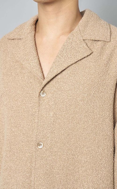 オープンカラーシャツ