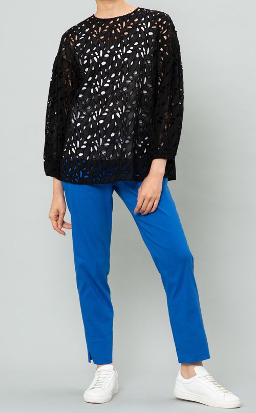 リーフアイレットブラウス