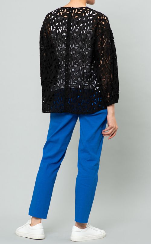 リーフアイレットブラウス