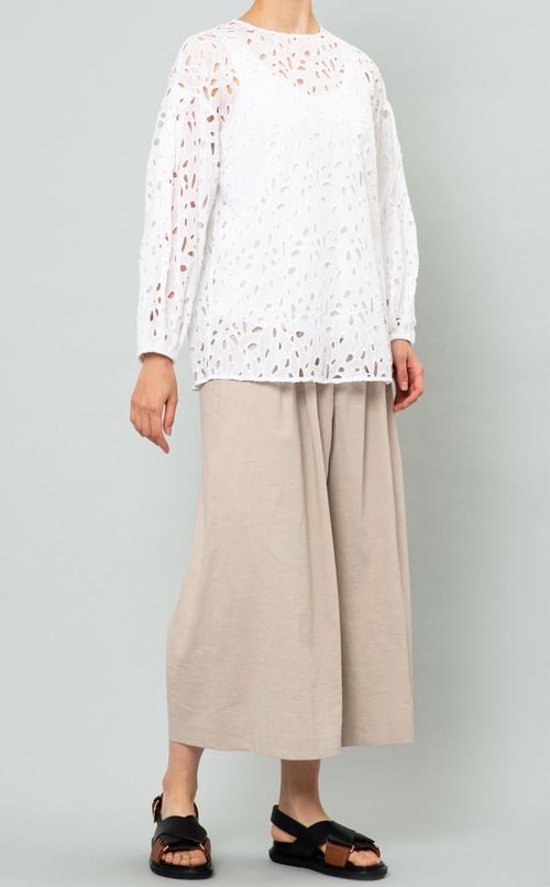 リーフアイレットブラウス