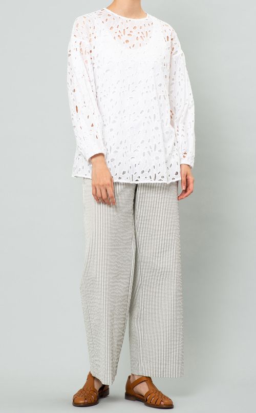 リーフアイレットブラウス