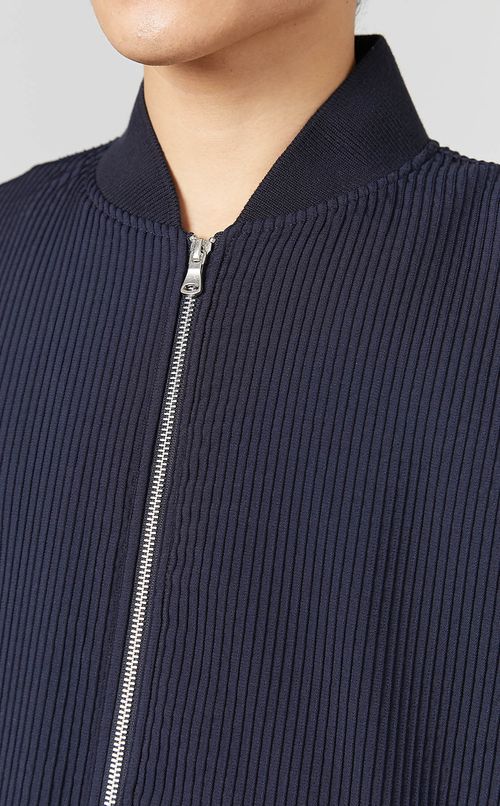 プリーツブルゾン