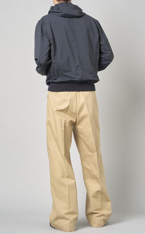 ジップアップフードブルゾン