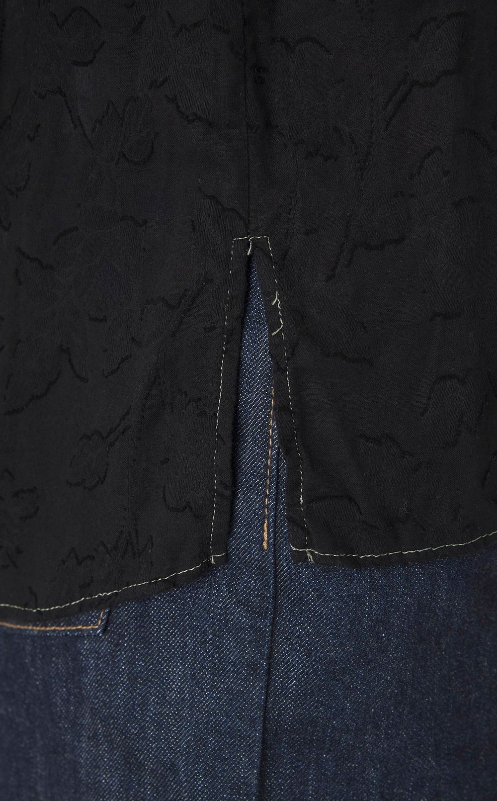 【reADdress】Vネックブラウス