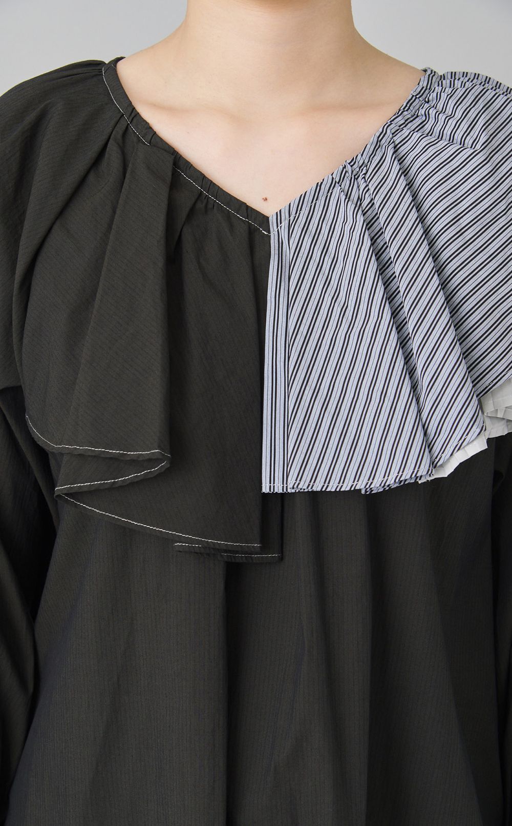 【reADdress】アシメフレアプリーツブラウス